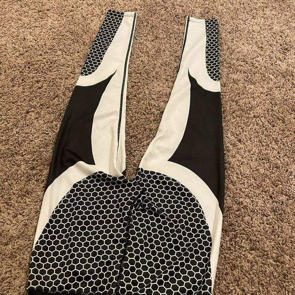 Unbranded Women's Gray, Black & White Pattern Crop Jeggings  Free Size - Picture 9 of 10